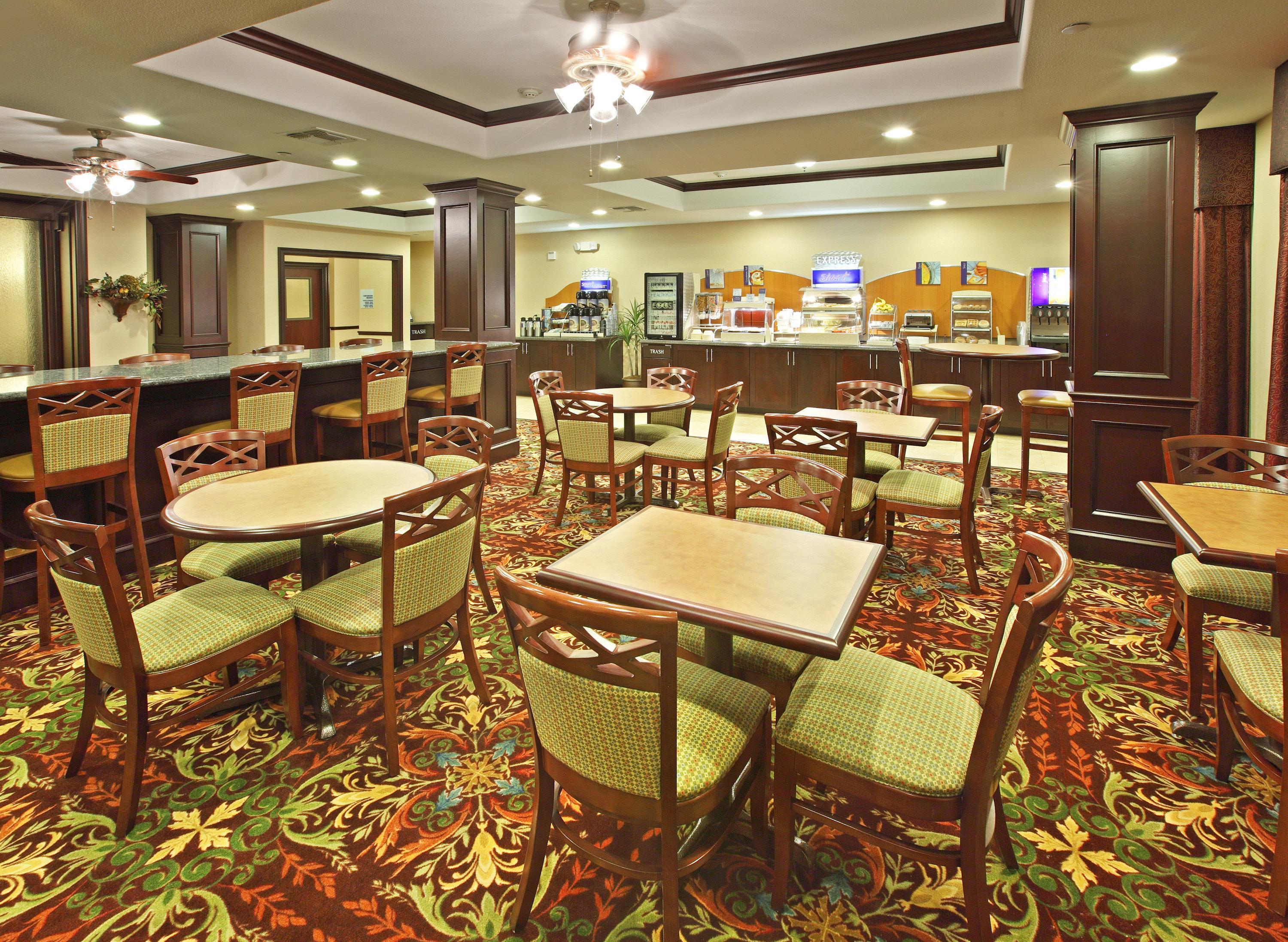 Holiday Inn Express Hotel & Suites Henderson - Traffic Star By Ihg Exterior photo