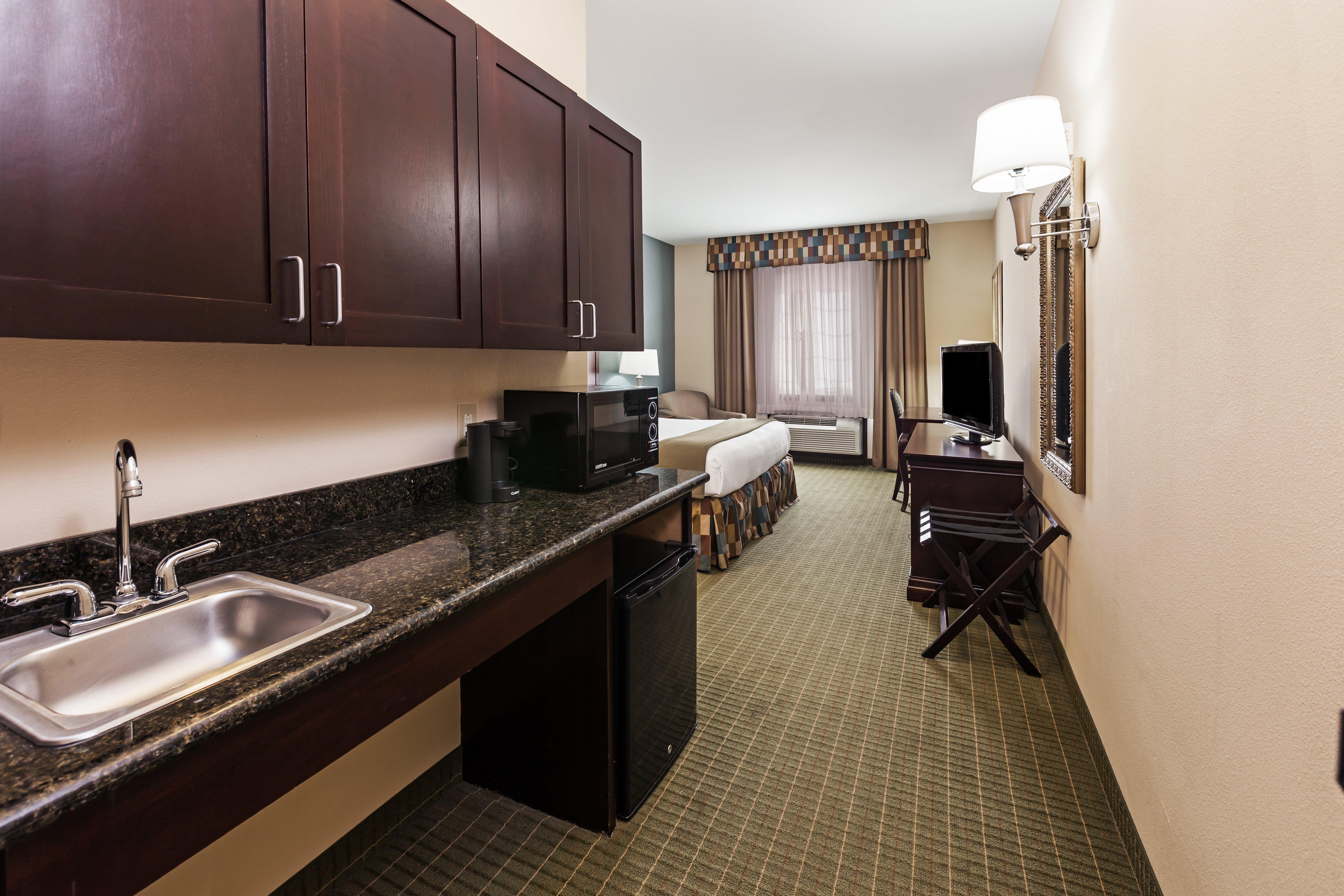 Holiday Inn Express Hotel & Suites Henderson - Traffic Star By Ihg Exterior photo